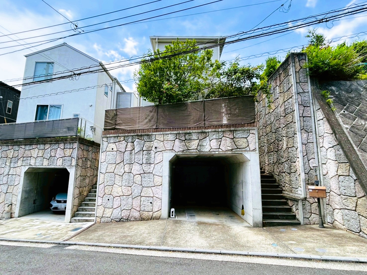 帰りたくなる家　－車庫2台×駅7分　Airy＆Court　港北高田－