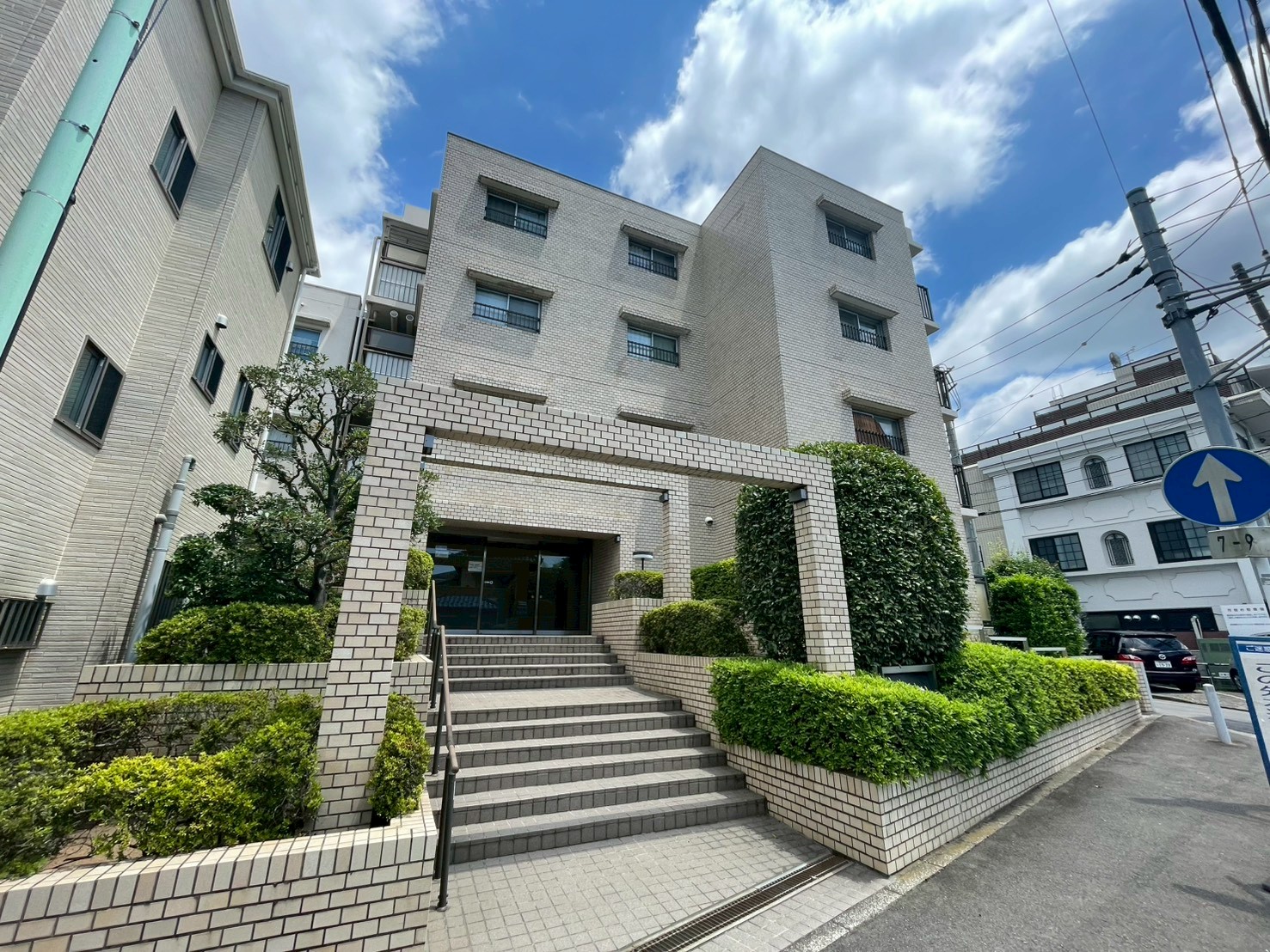 コープ野村市が尾